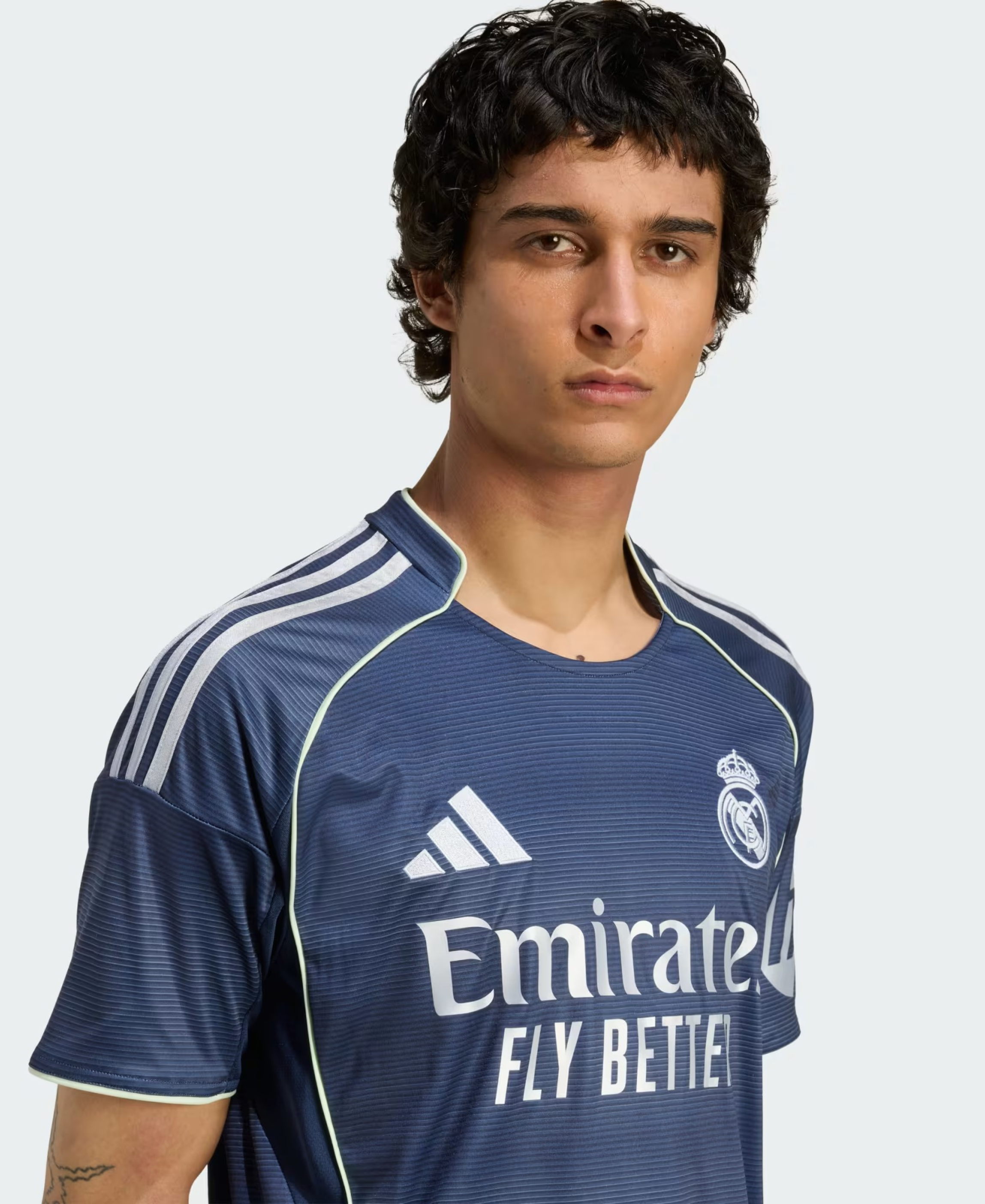 Tenue Real Madrid 2025-2026 Extérieur
